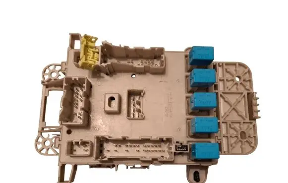 Toyota RAV 4 (XA20) Fuse box set PPT25P5