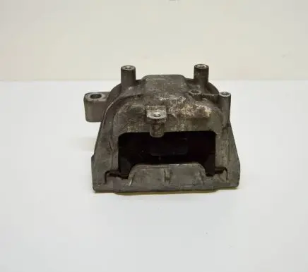 Volkswagen PASSAT CC Engine mount bracket 1K0199262CE