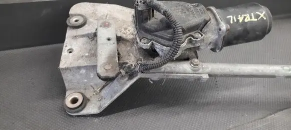 Nissan X-Trail T32 Front wiper linkage 