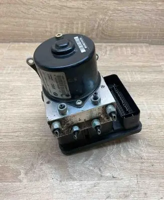 BMW 1 E81 E87 ABS Pump 6771487 677148601