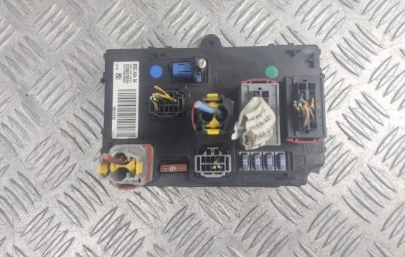Peugeot 407 Fuse module 9656148180 BSCA0400 S120017001H
