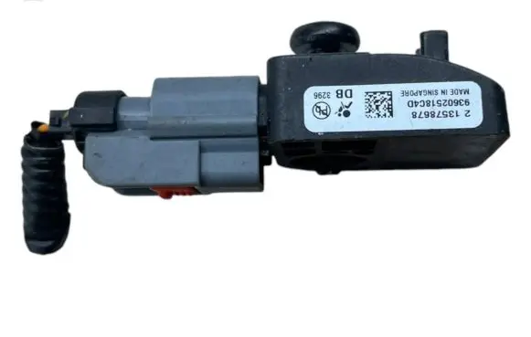 Opel Mokka Airbag deployment crash/impact sensor 13578678 93602518