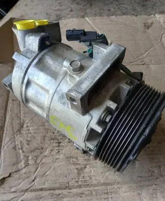 Renault Clio V Air conditioning (A/C) compressor (pump) 826004423R 1652051C T2293669265