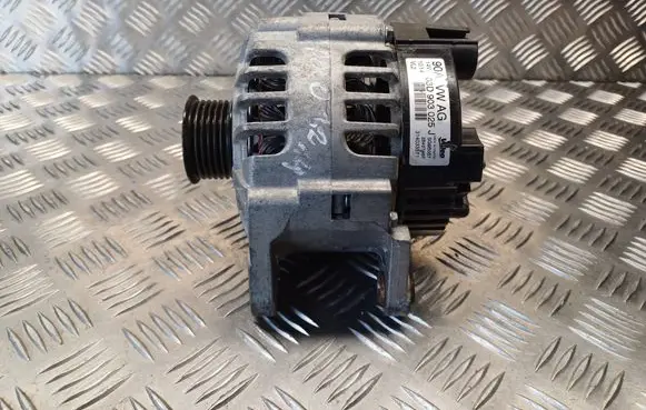 Volkswagen Polo V 6R Generator/alternator 03D903025J 314033571