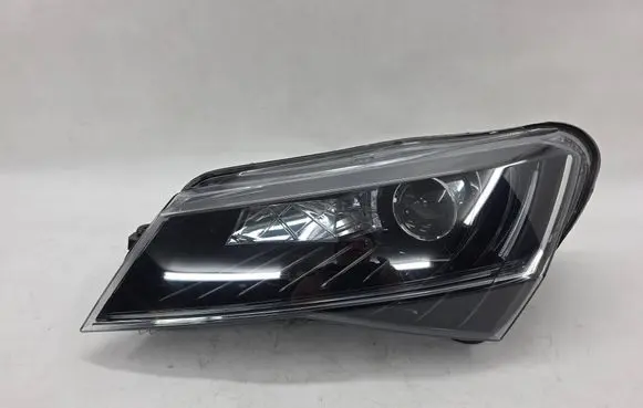Skoda Superb B8 (3V) Headlight/headlamp 3V1941015B