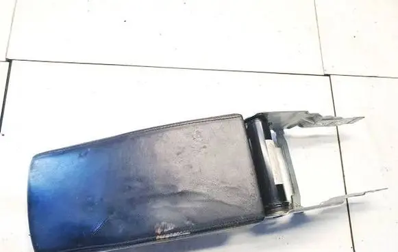 Volkswagen PASSAT B6 Armrest 3C0864207