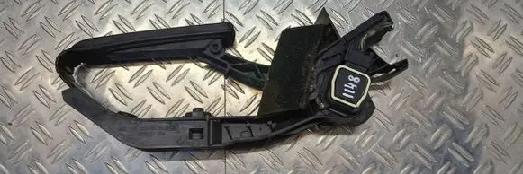 Mercedes-Benz E W211 Accelerator throttle pedal A2113000404