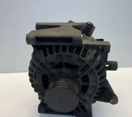 Mercedes-Benz E W211 Generator/alternator A0131540002 0124625014 0131540002