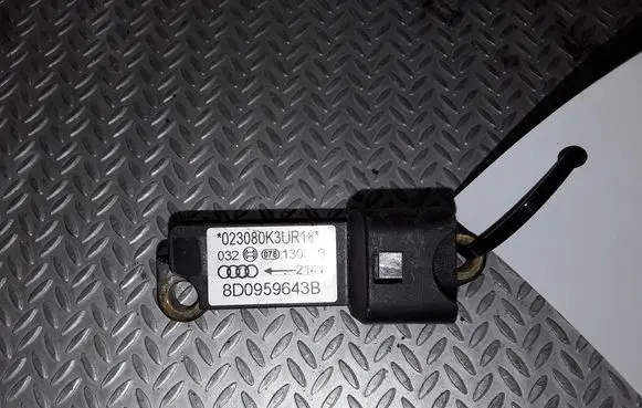 Audi A4 S4 B5 8D Airbag deployment crash/impact sensor 8D0959643B