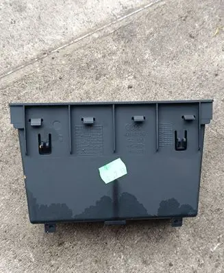 Glove box