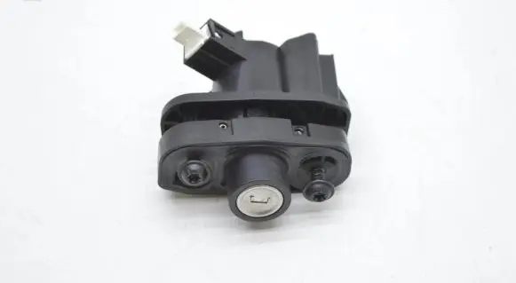 Mercedes-Benz S W221 Tailgate exterior lock A2217500161 15525718