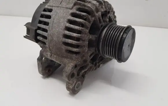 Volkswagen Caddy Generator/alternator 06F903023E