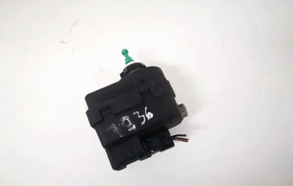 Headlight level adjustment motor
