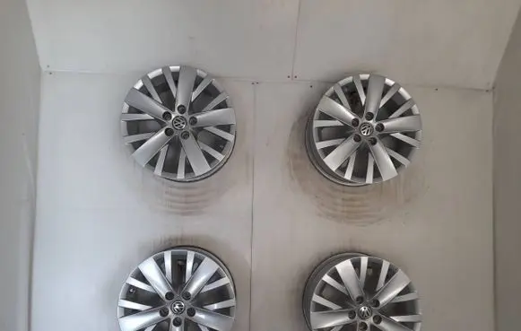 Volkswagen Polo R15 alloy rim 6R0601025AT