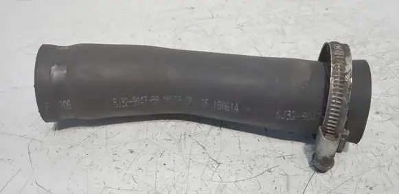 Land Rover Range Rover Evoque L538 Engine coolant pipe/hose BJ329047AA