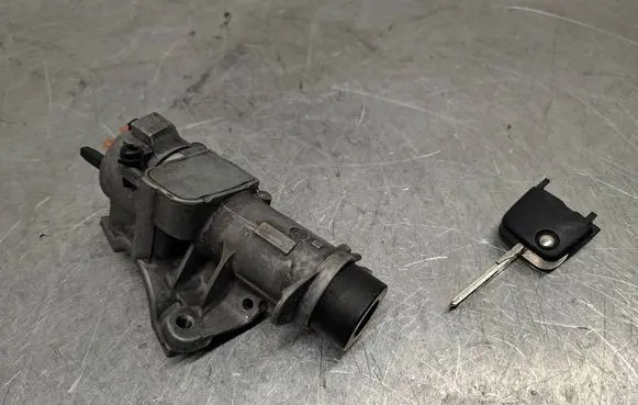 Audi A2 Ignition lock 4B0905851C