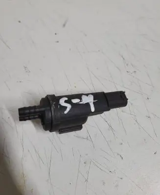 Mercedes-Benz E W210 Valve vacuum 0025401497