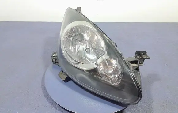 Toyota Aygo AB10 Headlight/headlamp
