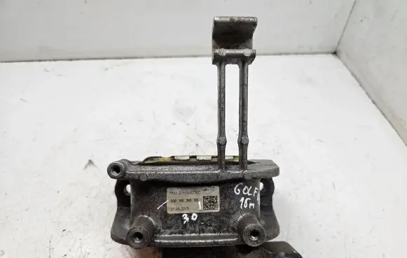 Volkswagen Golf Sportsvan Engine mount bracket 5Q0199262DE