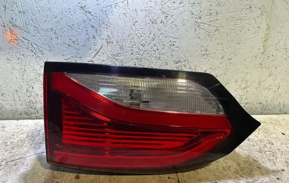 Chrysler Pacifica Tailgate rear/tail lights P68228940AE 073118A120V F00HTC409210