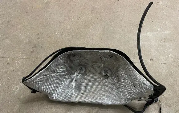 Porsche Cayenne (9Y0 9Y3) Heat shield in engine bay 4M0819523A A1174490001