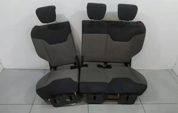 Ford Turneo Courier Second row seats 