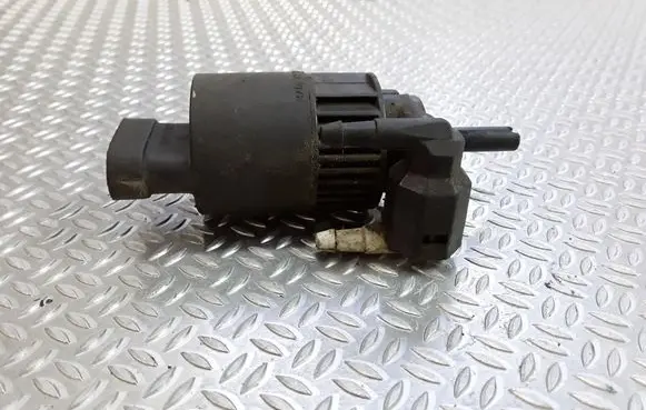 Renault Megane I Windscreen/windshield washer pump 7700821782