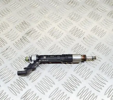 Audi A5 Fuel injector 0261500268 06M906036K