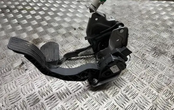 Opel Crossland X Pedal assembly 