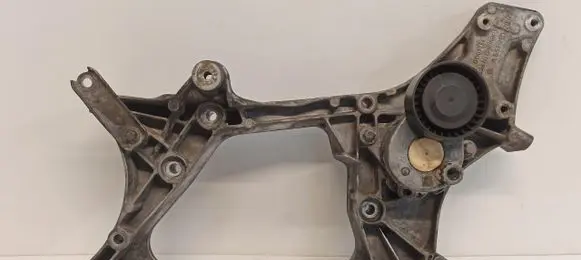 Mercedes-Benz E W212 Engine mount bracket A6512012009
