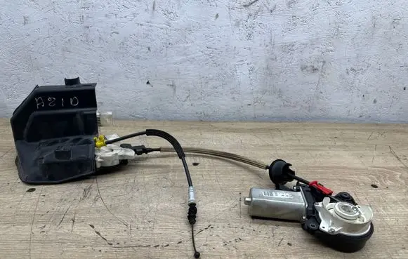 Audi A8 S8 D4 4H Front door lock 4F0837060