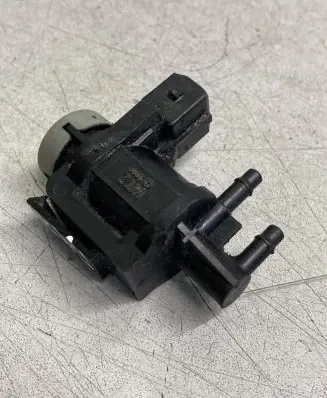 Audi A4 S4 B6 8E 8H Turbo solenoid valve 1J0906283A