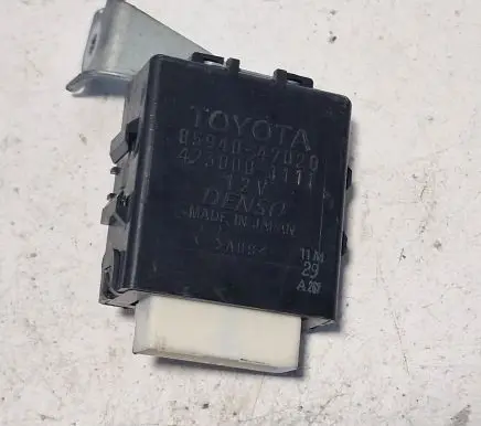 Toyota Prius (XW30) Window wiper relay 8594047020 4230001111