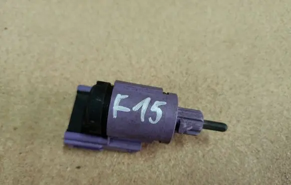 Volkswagen Touareg I Brake pedal sensor switch 1J0945511D 09851 19322000