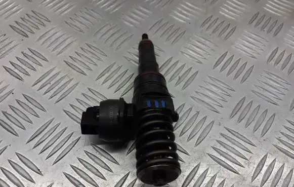 Seat Ibiza III (6L) Fuel injector 038130073A