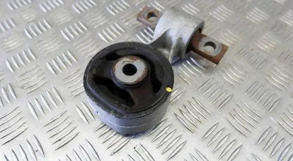 Engine mount bracket