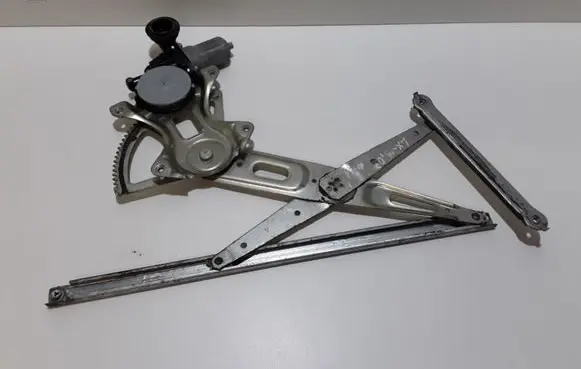 Lexus IS 220D-250-350 Front door window regulator with motor 8571058010 0620401760