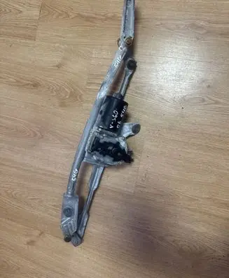Volvo S60 Front wiper linkage and motor 404775 8648343