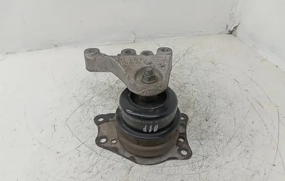 Skoda Fabia Mk1 (6Y) Engine mount bracket 6Q0199185R