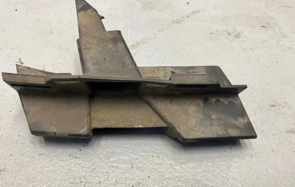 Mercedes-Benz E W212 Front bumper mounting bracket A2128852465