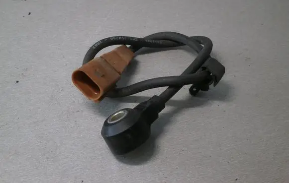 Volkswagen PASSAT B5.5 Detonation knock sensor 07d905377J
