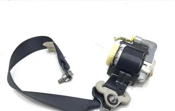 Mazda 3 II Front seatbelt T89406T