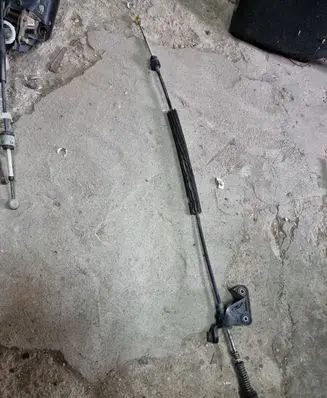 Volkswagen PASSAT B6 Gear shift cable linkage 3C0711265AE