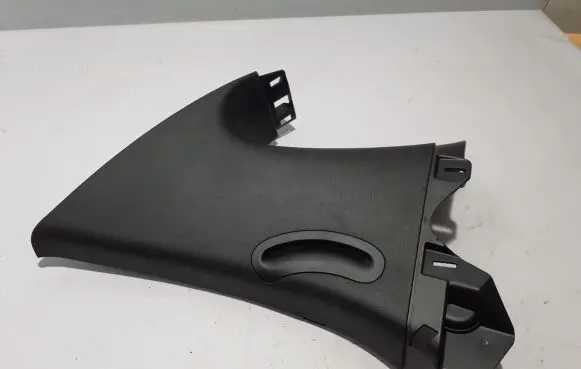 Dodge Durango (D)pillar trim (top) 6DF16TRMAA