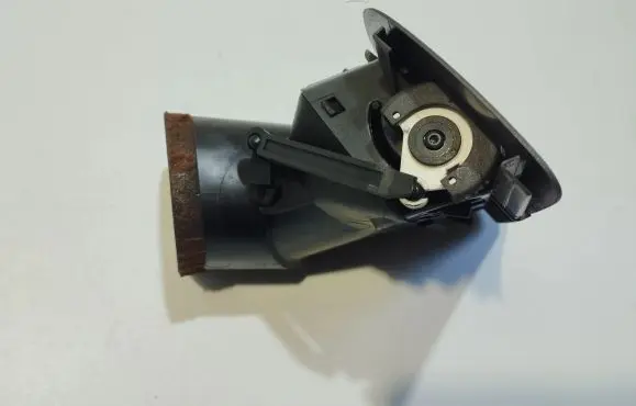 Dash center air vent grill