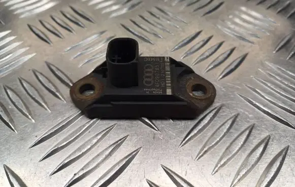 Audi A6 S6 C6 4F Airbag deployment crash/impact sensor 4F0907651