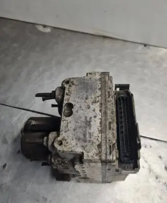 Volkswagen Transporter - Caravelle T4 ABS Pump 701614111B