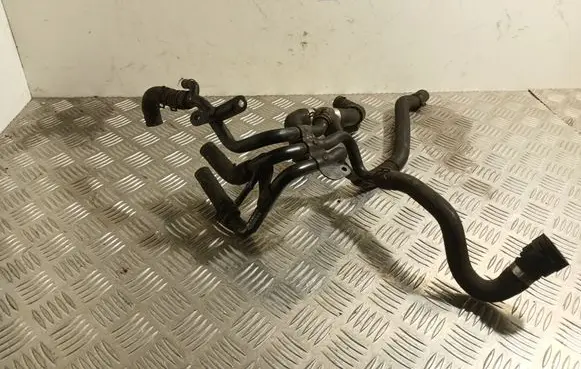 Volkswagen PASSAT B8 Engine coolant pipe/hose 04L121064AF