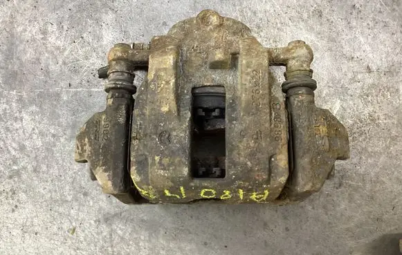Mercedes-Benz A W169 Front brake caliper 9898B
