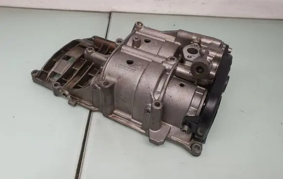 BMW 3 E90 E91 Oil pump 7793754 11417793754 7805813